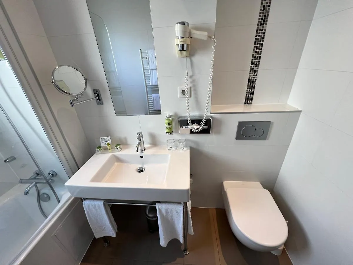 Hotel Paris-auteuil By Ihg 3*