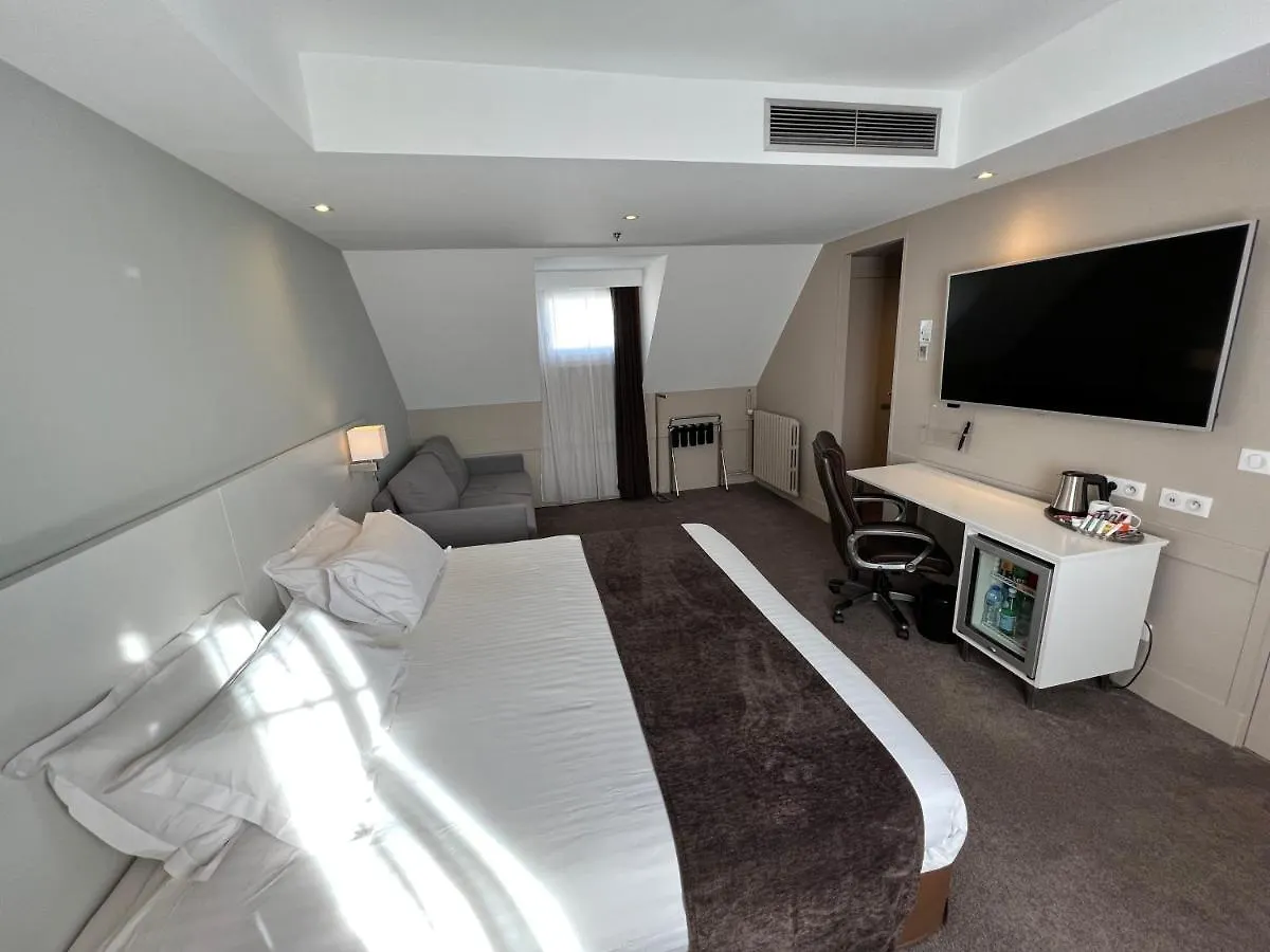 Hotel Paris-auteuil By Ihg