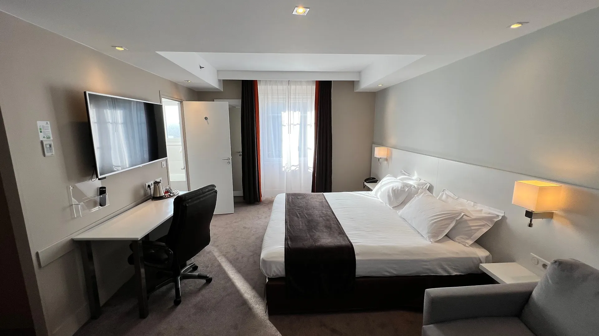 Hotel Paris-auteuil By Ihg